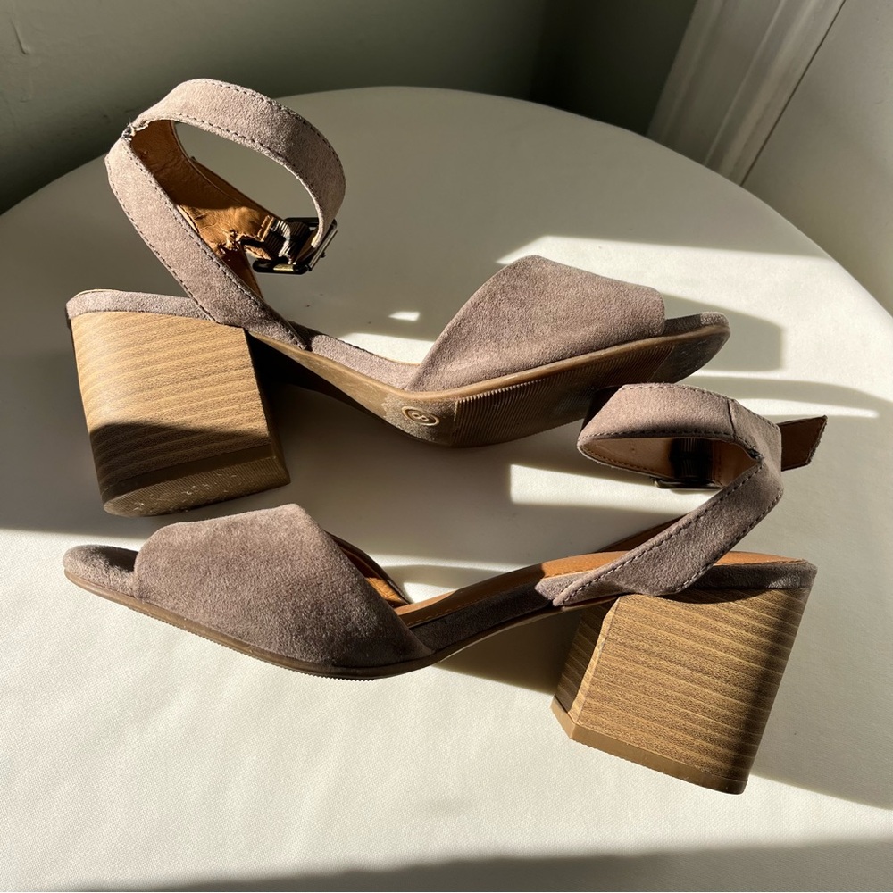 Universal Thread Brown Suede Block Heel